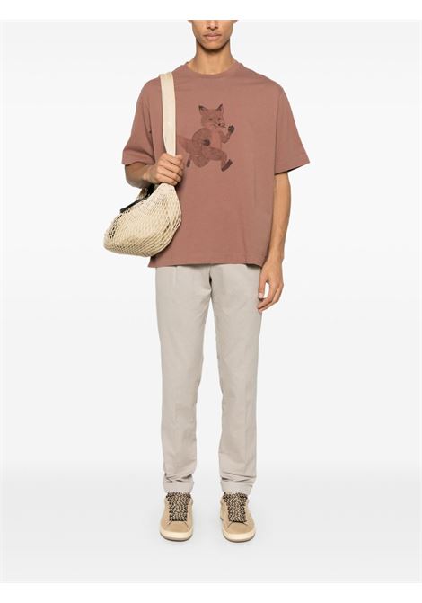 T-shirt con stampa Speedy Fox in marrone Maison kitsuné - uomo MAISON KITSUNÉ | OM00109KJ00080112